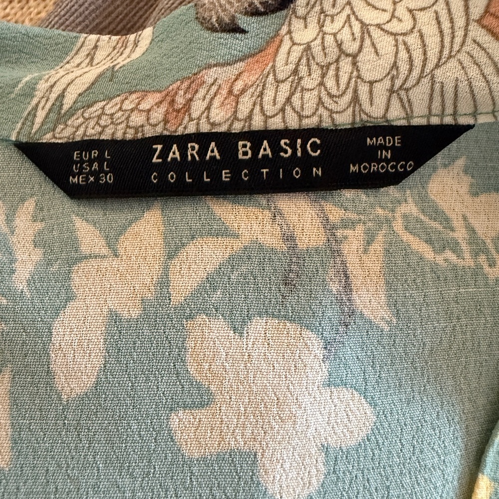 ZARA NWOT Floral Bird Print Ruffle Sleeve Tie Neck with Buttons Top - Picture 8 of 9